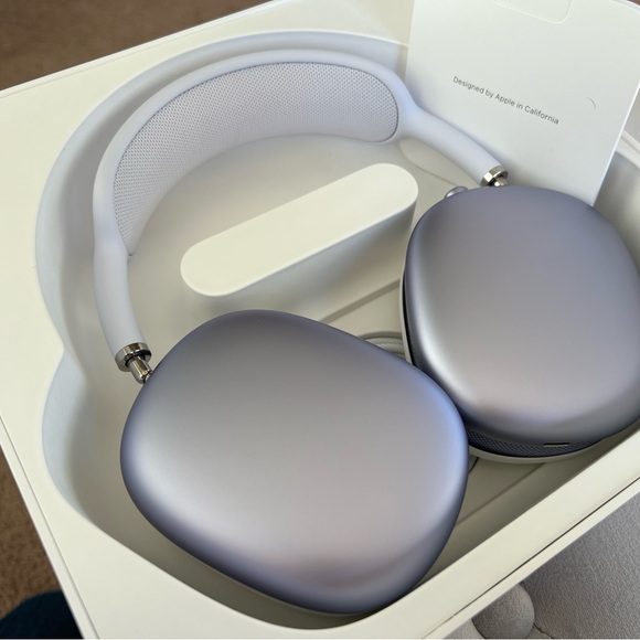 Purple Apple AirPods Max USB-C - Picture 6 of 15